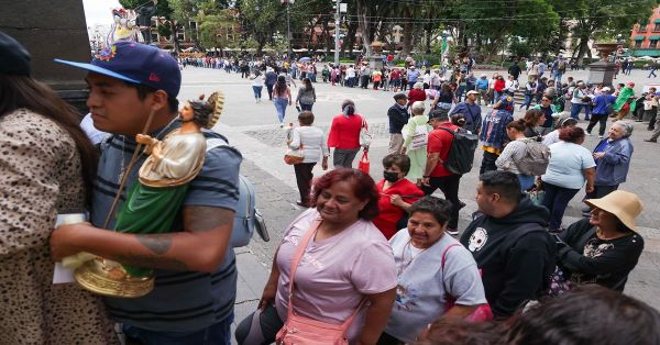Largas filas de feligreses para ver reliquias de San Judas Tadeo