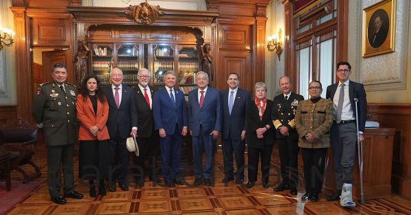 Sostiene AMLO encuentro con congresistas de Estados Unidos