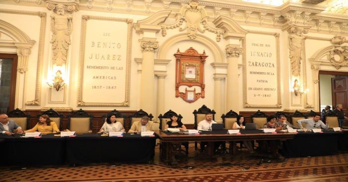 Aprueba Cabildo de Puebla la reincorporación de regidores