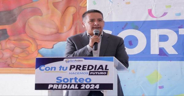 Entrega Mundo Tlatehui premios del sorteo predial 2024
