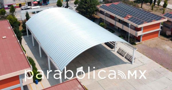 Inaugura Sergio Salom&oacute;n techado del preescolar en Tepeaca