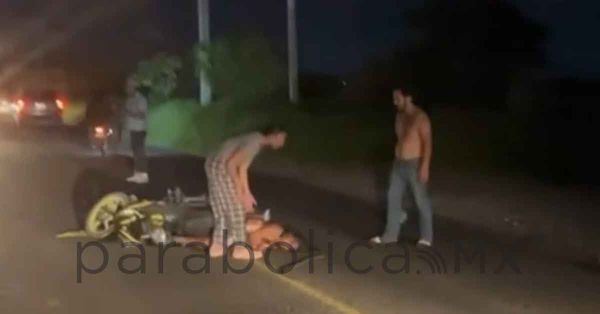Choque de motos deja cuatro heridos en Izúcar