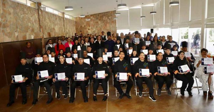 Se grad&uacute;a la s&eacute;ptima generaci&oacute;n de gastronom&iacute;a: Smdif Puebla