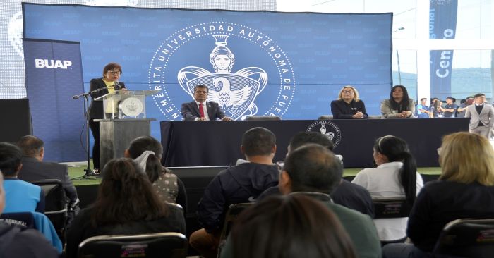 Reconocen logros acad&eacute;micos del Complejo Regional Centro BUAP