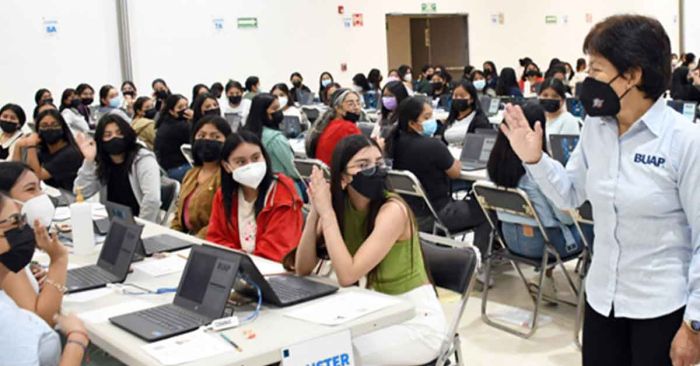 Obtener buen puntaje en examen, única forma de ingreso a la BUAP: rectora