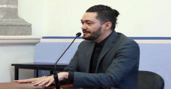 Premian a egresado del Doctorado en Filosofía Contemporánea de la BUAP