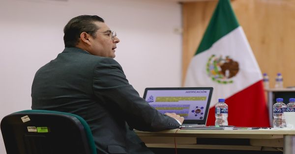 Es la educación pública una herramienta de superación: Armenta