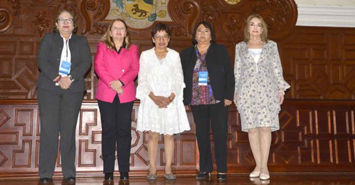 Ofrece Loretta Ortiz conferencia en la BUAP