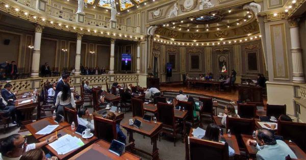 Regula Congreso cobro de honorarios de abogados para evitar abusos