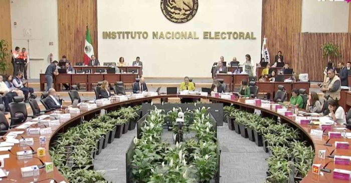 Avala INE a Denise Maerker y Manuel López San Martín para primer debate
