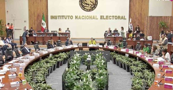 Avala INE a Denise Maerker y Manuel López San Martín para primer debate