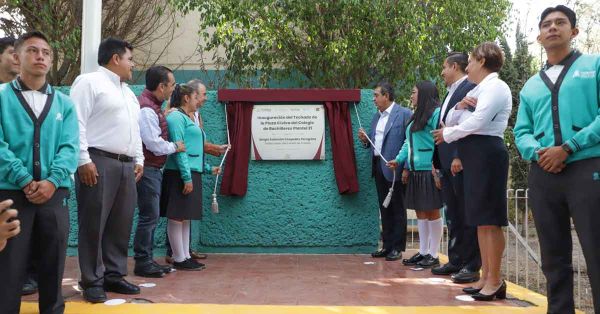 Inaugura gobernador techado en Cobaep, plantel 21