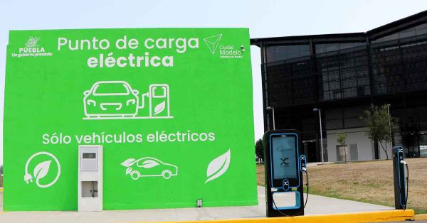 Incorporan estaciones para autos el&eacute;ctricos e h&iacute;bridos en Ciudad Modelo