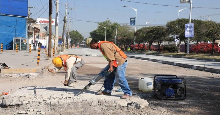 Recomiendan utilizar v&iacute;as alternas en el bulevar Serd&aacute;n