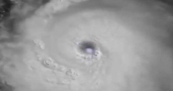 Entra avión cazahuracanes al ojo del Huracán Beryl y capta 'monstruo' por dentro