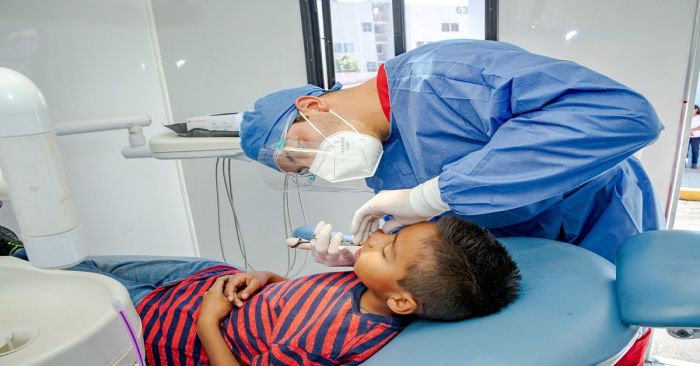 Ofrecen consultas de odontopediatría para niñas, niños y adolescentes en la UMI