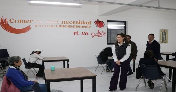 Visita Marelise Budib el dormitorio municipal