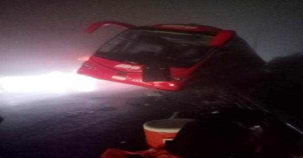 Se salva autobús de Pasajeros del ADO de caer a un barranco de 60 metros