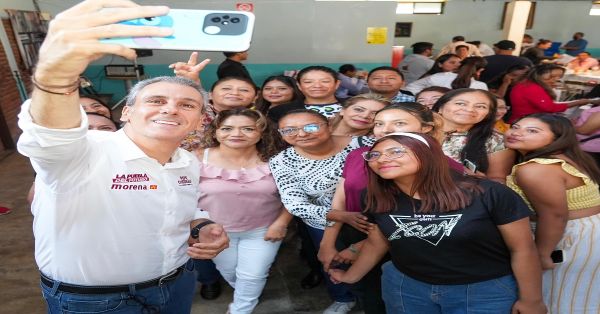 Acude Pepe Chedraui la celebración del Día de la Enfermera