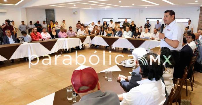 Cierran filas con Armenta l&iacute;deres migrantes de Puebla