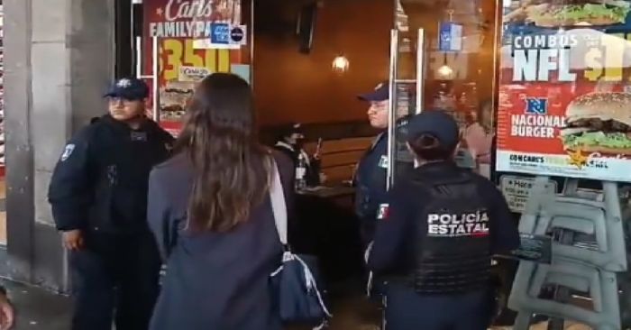 Embargan Carl's Junior del centro de Puebla, deben 3 mdp en renta