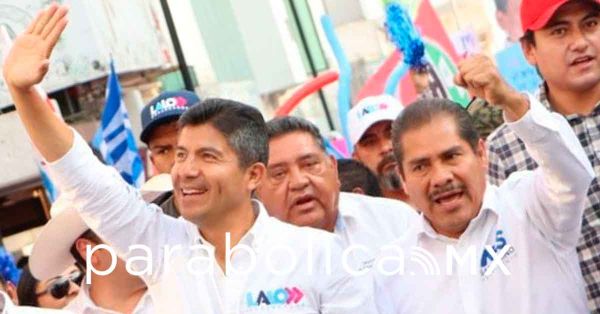 Despide Eduardo Rivera campa&ntilde;a junto a In&eacute;s Saturnino en Tecamachalco