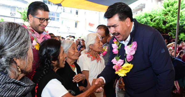 Hay disposici&oacute;n para que Coyomeapan siga en progreso: Aquino