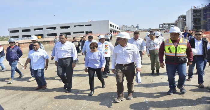 Recorre Lilia Cedillo y Sergio Salomón obras del CU2