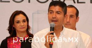 Le pone Eduardo Rivera peros a la estrepitosa caída electoral