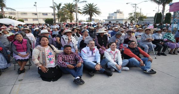 Adelanta SMDIF festejos navideños en juntas auxiliares de Canoa y la Resurrección