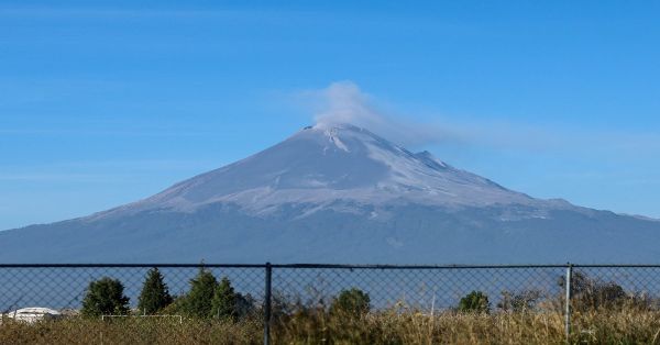 Continúa con actividad el volcán Popocatépetl