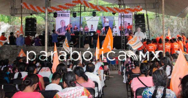 Realiza Fernando Morales acto masivo en Ixtepec