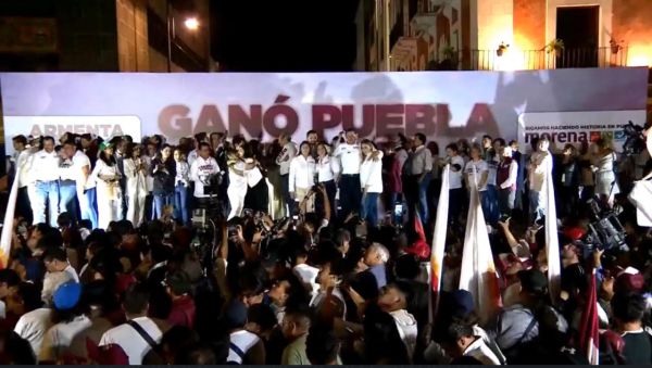 Hoy tenemos presidenta con Claudia Sheinbaum, dice Armenta desde el Zócalo