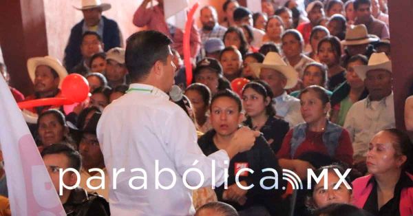 Realiza Eduardo Rivera gira por municipios de la Sierra Nororiental