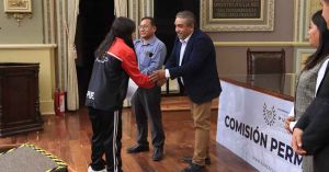 Entrega Congreso reconocimientos a deportistas y sus entrenadores