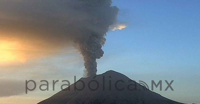 Reportan caída de ceniza en cinco municipios de Puebla