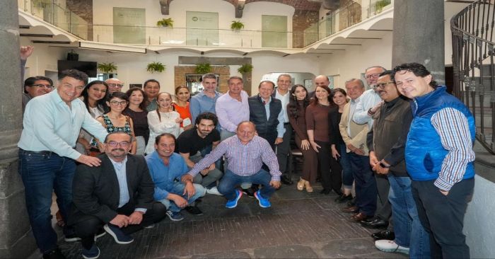 Acude Pepe Chedraui con integrantes del clúster turístico en la capital poblana