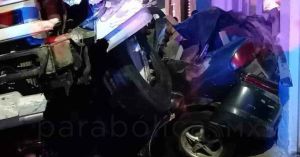 Embiste a camioneta; mueren seis personas en Coronango