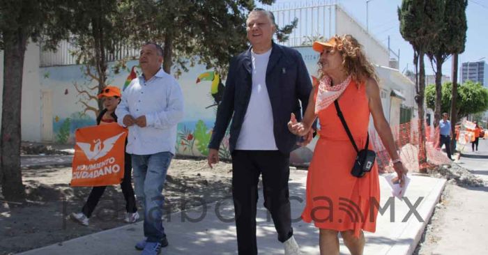 Visita Fernando Morales a familias de San Manuel