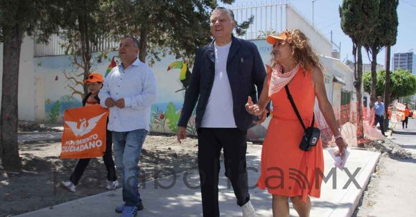 Visita Fernando Morales a familias de San Manuel
