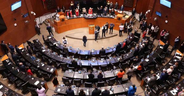 Avala Senado reforma para incluir Presidenta en la Constitución