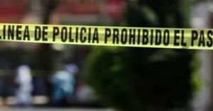 Ri&ntilde;a entre agentes de la FGE y habitantes de San Francisco Totimehuacan deja 2 heridos