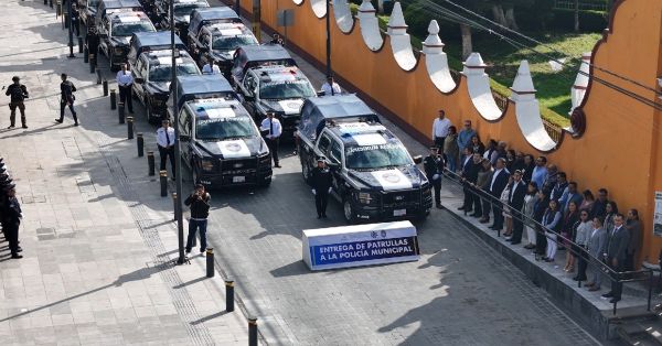 Entregan 13 nuevas patrullas a la secretaría de seguridad pública de San Andrés Cholula