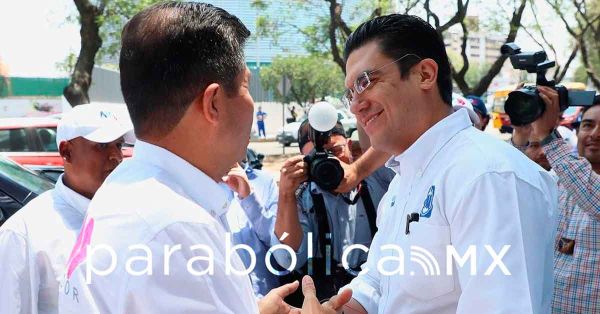 Reparten Eduardo Rivera y Jorge Romero propaganda en la capital