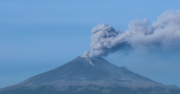 Continúa Popocatépetl con actividad constante por tercer día consecutivo