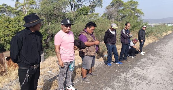 Detienen a ocho hombres relacionados con el robo de boletas en Tlapanalá