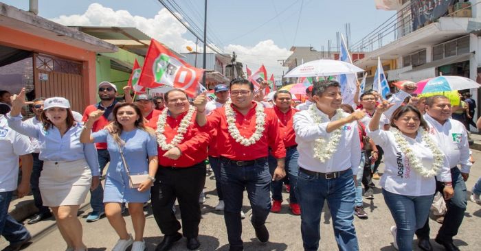 Visita Lalo Rivera los municipios de Libres y Atempan