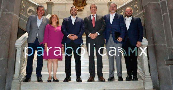 Presentan Pepe Chedraui y Ad&aacute;n Dom&iacute;nguez a sus equipos de transici&oacute;n
