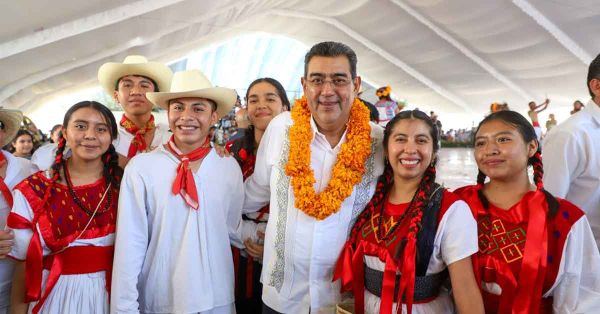 Inaugura Sergio Salomón la temporada de Mole de Caderas