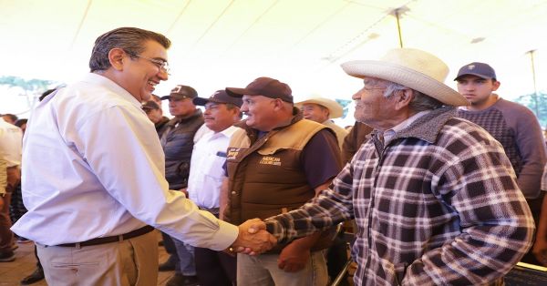 Ofrece Sergio Salomón progreso y bienestar en Tepeyahualco